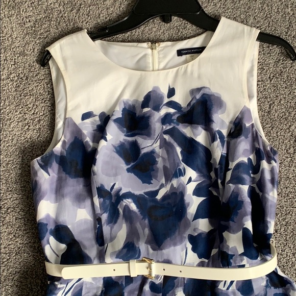 Tommy Hilfiger summer flowy dress with belt - Picture 2 of 4